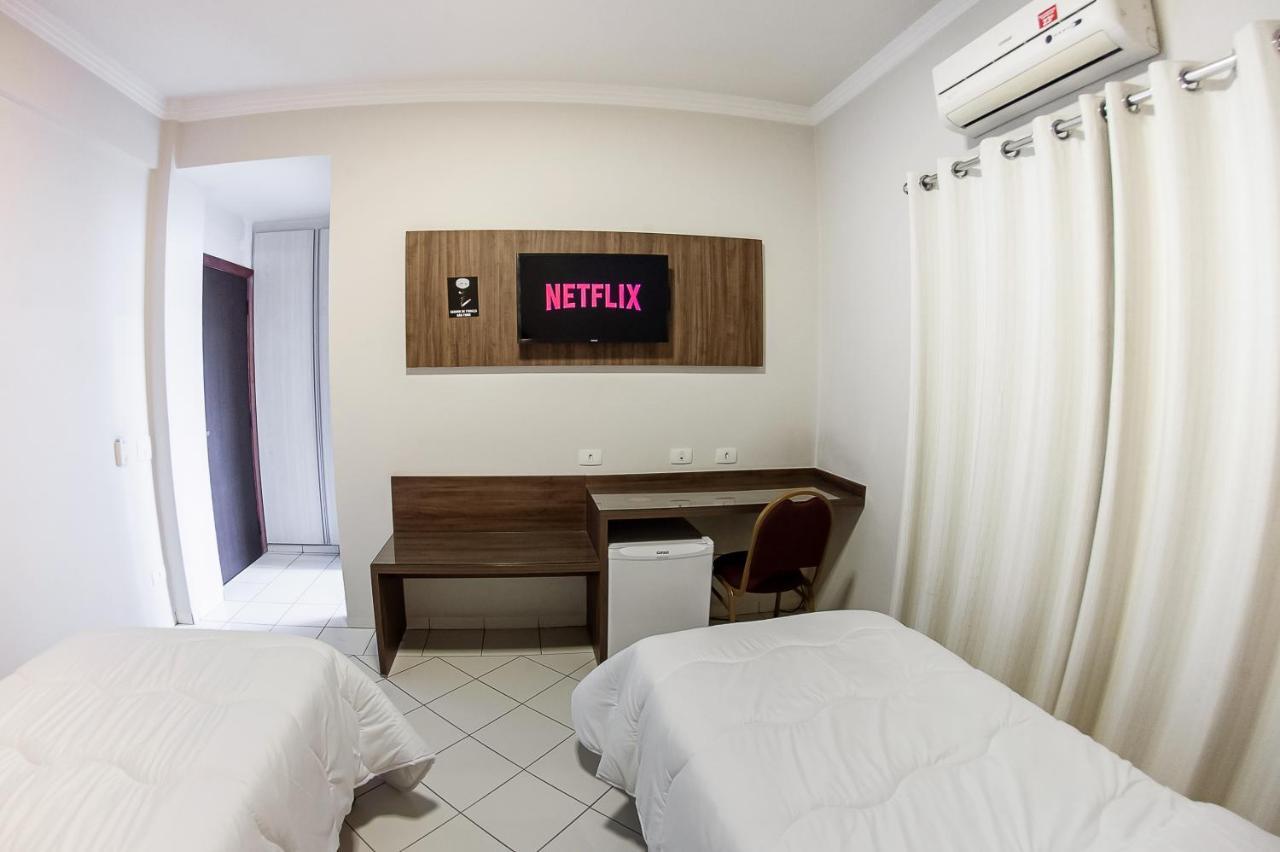 London Hotel Londrina Zimmer foto