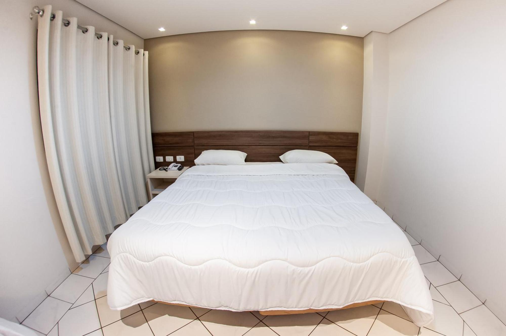 London Hotel Londrina Zimmer foto