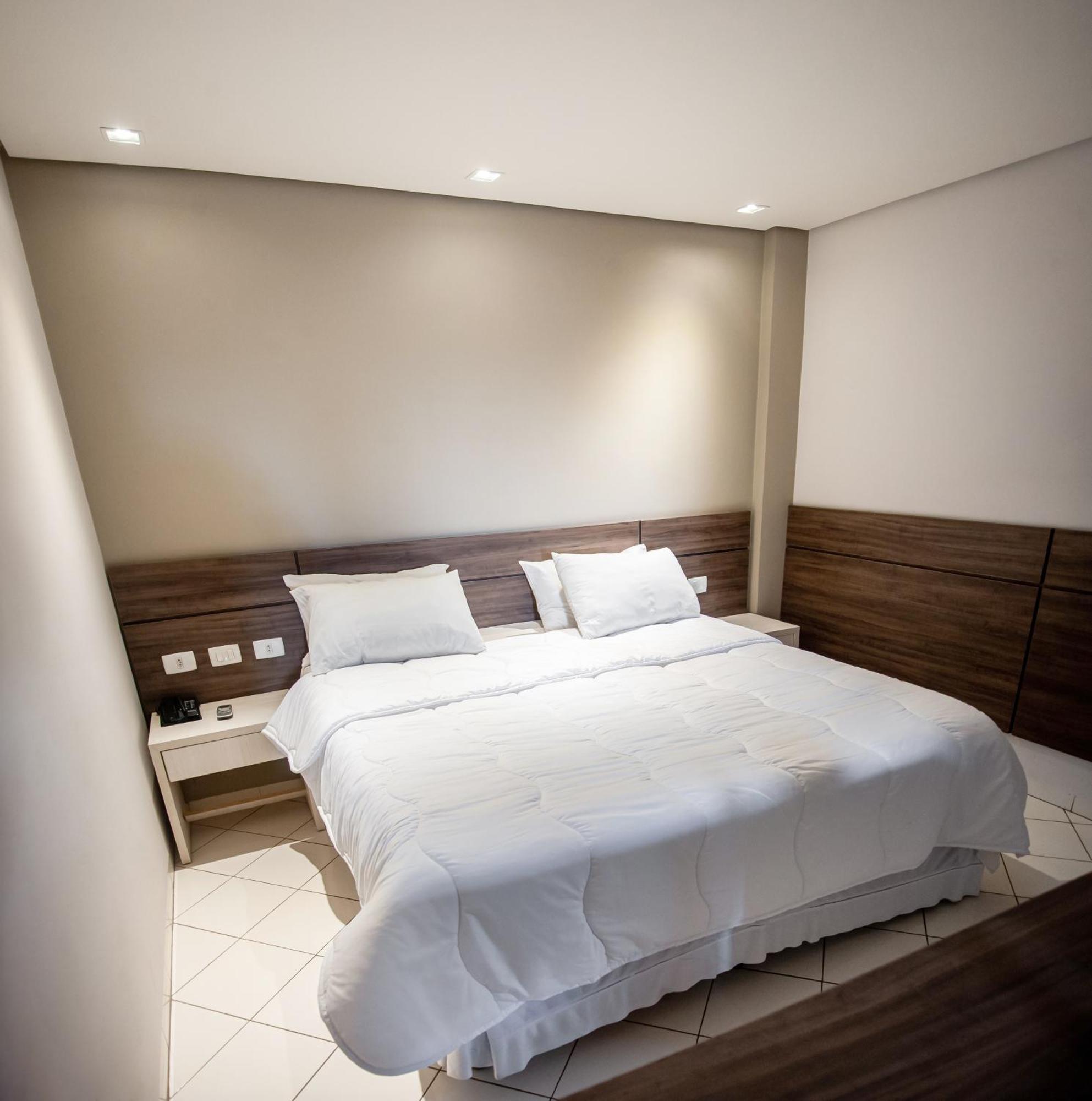 London Hotel Londrina Zimmer foto